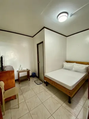 Macky's Hidden Inn - Inns