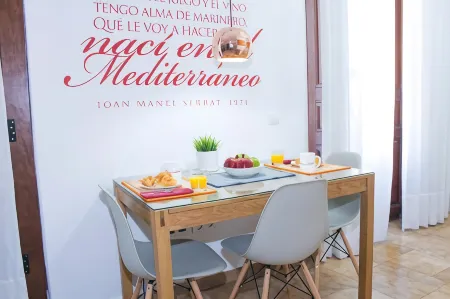 Living Valencia Apartments - Merced Отели рядом с достопримечательностью «Quart Towers»
