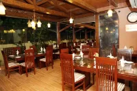 Royal Elegance Hotel Hotels in Shadman