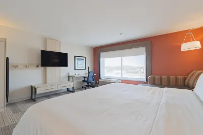Holiday Inn Express & Suites Marion Hotels in Marion