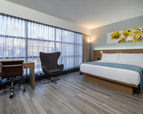 Wingate by Wyndham Long Island City Hotels near Steinway Street