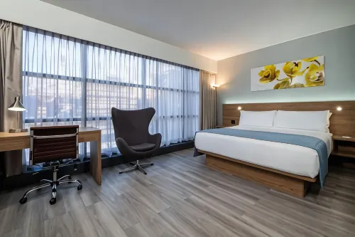 Wingate by Wyndham Long Island City - Beach