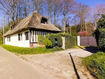 Chaumière Normande, Cottage-héritage Отели в г. Гонвиль-ла-Мале