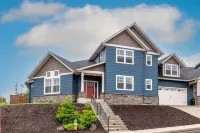 Beautiful Custom Home Centrally Located Near The University of Oregon - Bungalows