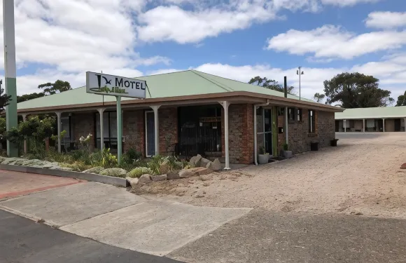 艾伯特湖汽車旅館