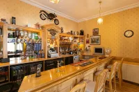 The Hill Hotel - bar