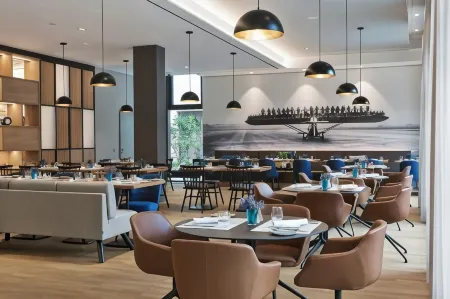 Courtyard Oberpfaffenhofen Munich South Отели в г. Веслинг