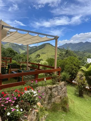 Miradouro São Pedro da Serra Hotels in Lumiar