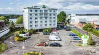 Holiday Inn BASILDON by IHG - parkir