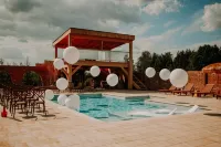 Skansen Bicz Resort فنادق في Gmina Stare Miasto