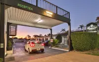 Boulevard Motor Inn - Motels