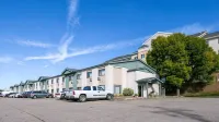 Motel 6 Cedar Rapids, IA - Airport - parkir