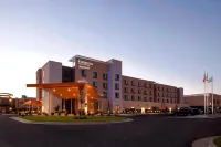 Fairfield Inn & Suites Wheeling at the Highlands Отели рядом с достопримечательностью «Публичная библиотека Огайо»
