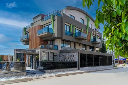 Sealife Royal Suites Отели рядом с достопримечательностью «Ворота Адриана»