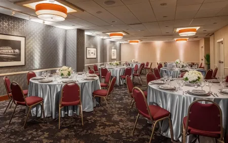 DoubleTree Suites by Hilton Minneapolis