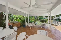 Agincourt Beachfront Apartments