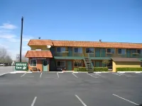 Gilroy Inn Hotels near Safeway