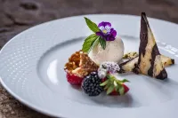 Kragerup Gods Hotels in Gørlev