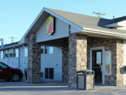 Super 8 by Wyndham Kearney Hotels in Kearney