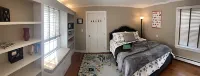 Charming Meadow View Cottage in heart of historic Dorset VT! Pet friendly!