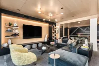 Electric Pass Lodge-Snowmass Village! Luxe Ski in/Ski Out! Pool/Slide, Hot Tub