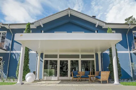 Hotel & Apartments Strandidyll Отели в г. Зауцин