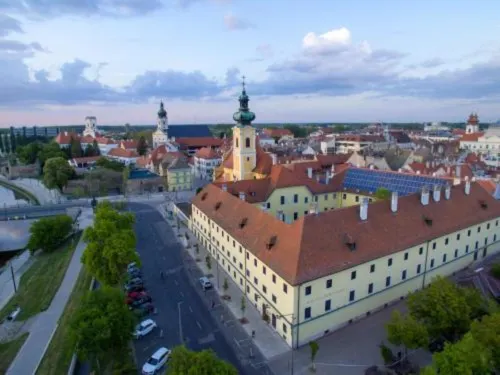Hotel Klastrom Hotel a Gyor