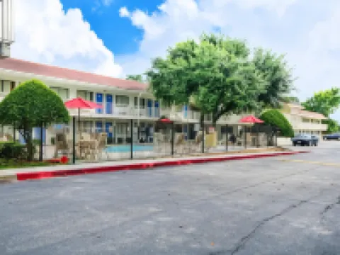 Motel 6 Huntsville, TX Hotels in Walker County