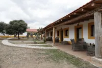 Eco-Lodge en la Reserva Privada Campanarios de Azaba - Proyecto de Conservación - ヴィラ