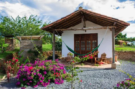 瑟朗尼亞風之酒店