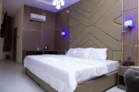Laycon Hotel and Suites