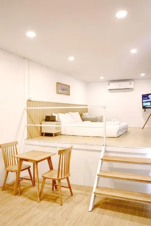 Loft Berry Resort Отели рядом с достопримечательностью «Samnaksong Sitthithamrangsri»