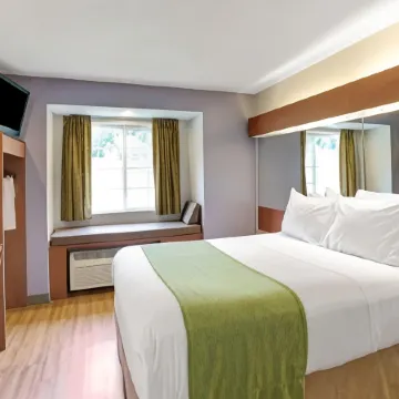 Microtel Inn & Suites by Wyndham Cherokee