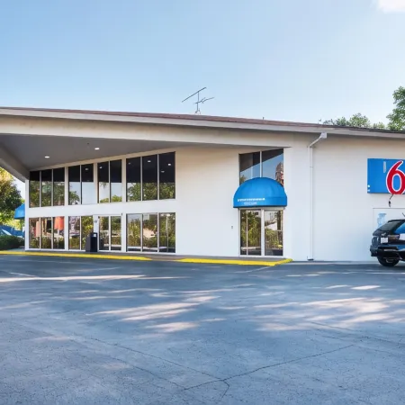 Motel 6 - Tampa, FL - Fairgrounds