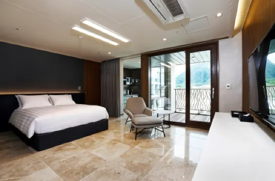 Pine Forest Jeongseon Alpine Resort