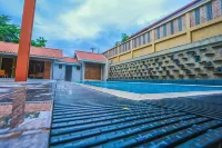 Olinia Airport Hotel - Pools