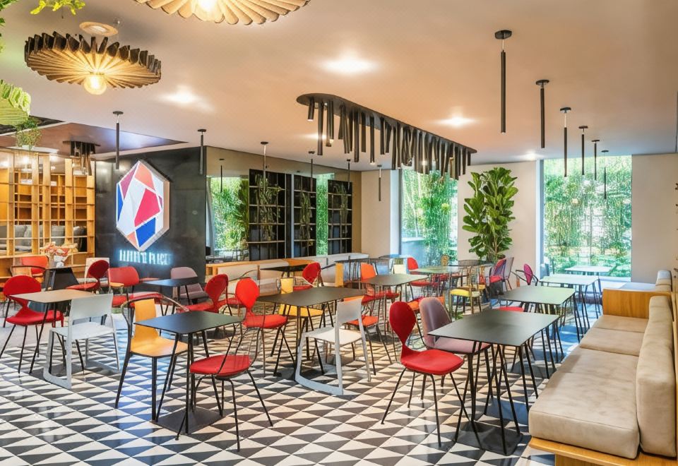 이비스 부카레스트 폴리테니카