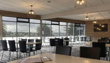 Elimatta Hotel Отели рядом с достопримечательностью «Devonport Regional Gallery»