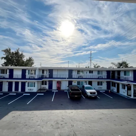 Del Aire Inn