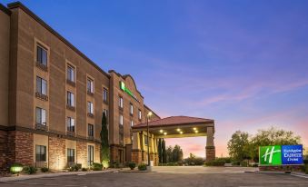 Holiday Inn Express & Suites Twentynine Palms- Joshua Tree