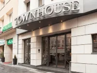 Townhouse Hotel Hotels near Eurotower