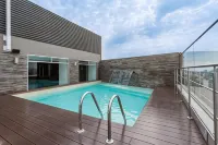 Ramada Encore by Wyndham Lima San Isidro - Pools