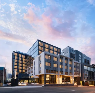 DoubleTree by Hilton Hobart Hotels near The Cat & Fiddle Arcade
