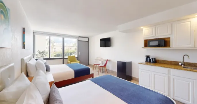 Park Royal Orlando Hotels near The Loop