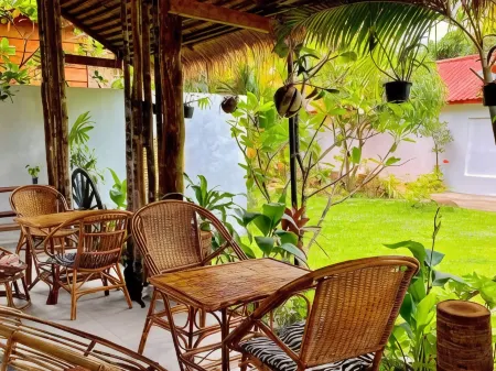 The Hidden Oasis Bungalows Отели рядом с достопримечательностью «Wat Traeuy Kaoh»