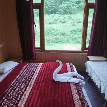 Shiva Valley Riverside Home Stay