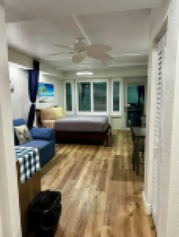 Georgian Inn Beach Club