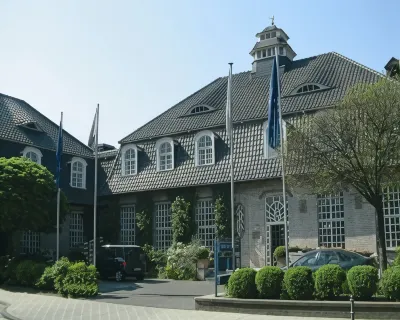 Hotel am Stadtpark Hotels near Vogelbeobachtungshütte Oerkhaussee