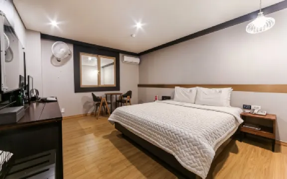 釜山華明洞慈悲酒店 鄰近釜山漁村民俗館的酒店