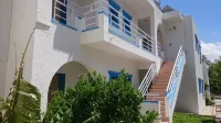 Amazones Villas Apartments